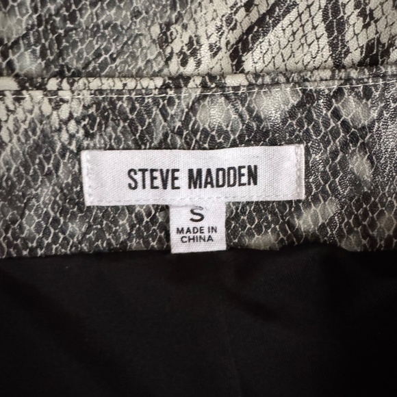 Steve Madden Snake Skin Print Skirt - Picture 5 of 5